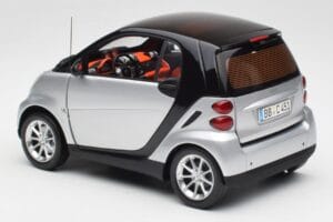 Smart Fortwo Coupe W451 Hõbe & Must Minichamps 1:18 Q0022528V001C75Q00 Metall - pilt 7/8