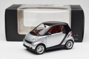 Smart Fortwo Coupe W451 Hõbe & Must Minichamps 1:18 Q0022528V001C75Q00 Metall - pilt 8/8