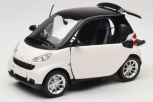 Smart Fortwo 451 Coupe Valge Must Minichamps 1:18 150036302 Metall - pilt 2/8