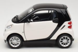 Smart Fortwo 451 Coupe Valge Must Minichamps 1:18 150036302 Metall - pilt 4/8