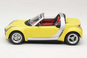 Smart Roadster 452 Kollane Bburago 1:18 34099-M2 Metall - pilt 4/8