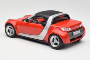 Smart Roadster Punane Bburago 1:18 34099 Metall - pilt 7/8
