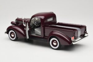 Studebaker Coupe Express Pickup Pruun American Mint 1:18 92458-R1 Metall - pilt 5/8