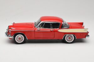 Studebaker Golden Hawk Apache Red Motor City 1:18 80009 Metall - pilt 4/8