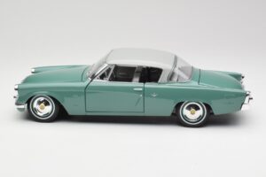 Studebaker Starliner Seafoam Roheline & Shasta Valge Maisto 1:18 31651 Metall - pilt 2/8