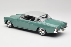 Studebaker Starliner Seafoam Roheline & Shasta Valge Maisto 1:18 31651 Metall - pilt 3/8