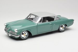 Studebaker Starliner Seafoam Roheline & Shasta Valge Maisto 1:18 31651 Metall