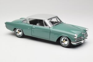 Studebaker Starliner Seafoam Roheline & Shasta Valge Maisto 1:18 31651 Metall - pilt 5/8