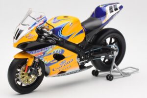 Suzuki GSX-R 1000 Team Alstare Corona Extra T. Corser WSB 2005 Minichamps 1:12 122052211 Metall - pilt 2/6