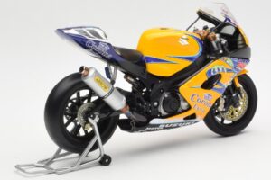 Suzuki GSX-R 1000 Team Alstare Corona Extra T. Corser WSB 2005 Minichamps 1:12 122052211 Metall - pilt 3/6