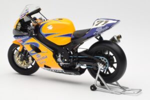 Suzuki GSX-R 1000 Team Alstare Corona Extra Y. Kagayama WSB 2005 Minichamps 1:12 122052271 Metall - pilt 5/6