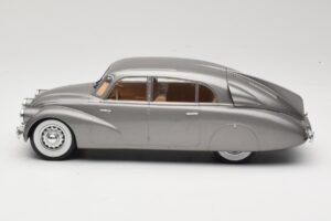 Tatra 87 Hall MCG 1:18 MCG18068 Metall - pilt 3/6