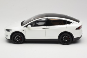 Tesla Model X Valge OEM 1:18 TESLA001 Metall - pilt 4/8