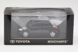 Toyota Auris E150 Must Minichamps 1:43 TOYOTA004 Metall - pilt 4/4
