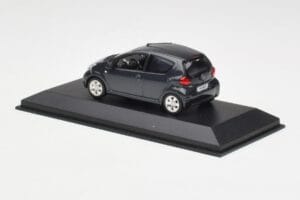 Toyota Aygo AB10 Grey Metallic Minichamps 1:43 AYGO001 Metall - pilt 3/4