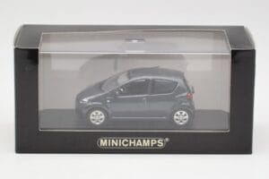 Toyota Aygo AB10 Grey Metallic Minichamps 1:43 AYGO001 Metall - pilt 4/4