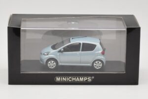 Toyota Aygo Light Blue Metallic Minichamps 1:43 TOYOTA012 Metall - pilt 4/4