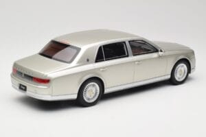 Toyota Century Silver Metallic Kyosho 1:18 KSR18036S Metall - pilt 2/6