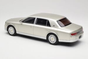 Toyota Century Silver Metallic Kyosho 1:18 KSR18036S Metall - pilt 5/6