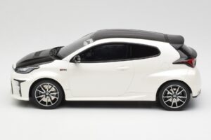 Toyota GRMN Yaris Rally Package Valge Otto 1:18 OT1071 Vaik - pilt 3/6
