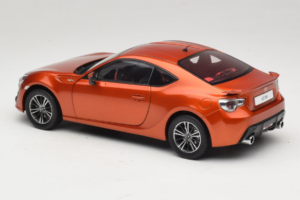 Toyota GT86 Punane Century Dragon 1:18 CD01 Metall - pilt 7/8