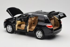 Toyota Highlander XU40 Must Paudi Model 1:18 2043612-B1 Metall - pilt 5/8