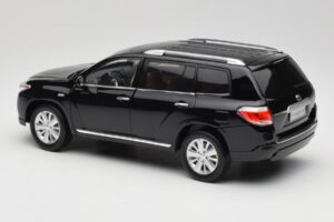 Toyota Highlander XU40 Must Paudi Model 1:18 2043612-B1 Metall - pilt 7/8