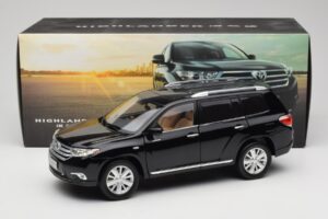 Toyota Highlander XU40 Must Paudi Model 1:18 2043612-B1 Metall - pilt 8/8