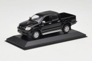 Toyota Hilux Must Minichamps 1:43 400166662 Metall - pilt 2/4