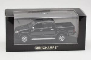 Toyota Hilux Must Minichamps 1:43 400166662 Metall - pilt 4/4