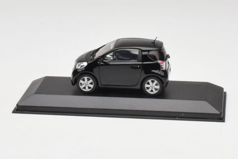 Toyota iQ Must Mica Minichamps 1:43 403166803 Metall