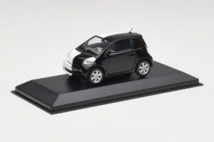 Toyota iQ Must & Valge Geneva Motor Show 2009 Minichamps 1:43 400166801 Metall - pilt 2/4