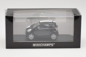Toyota iQ Must & Valge Geneva Motor Show 2009 Minichamps 1:43 400166801 Metall - pilt 4/4