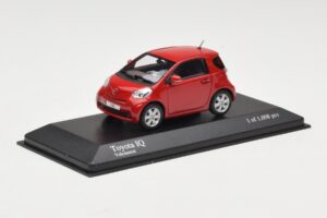 Toyota iQ Punane Minichamps 1:43 400166800 Metall - pilt 2/4