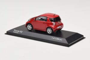 Toyota iQ Punane Minichamps 1:43 400166800 Metall - pilt 3/4