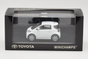 Toyota iQ Valge Minichamps 1:43 TOYOTA009 Metall - pilt 4/4