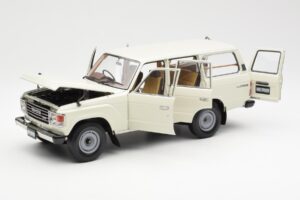 Toyota Land Cruiser J60 Valge Kyosho 1:18 08956W Metall - pilt 2/8