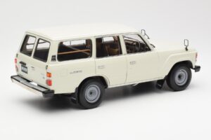 Toyota Land Cruiser J60 Valge Kyosho 1:18 08956W Metall - pilt 3/8