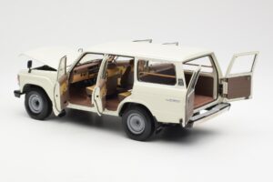 Toyota Land Cruiser J60 Valge Kyosho 1:18 08956W Metall - pilt 5/8