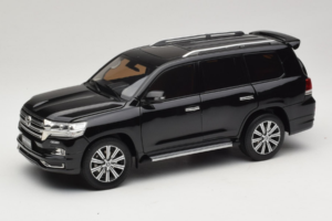 Toyota Land Cruiser LC200 Must Kengfai 1:18 KF024-13 Metall