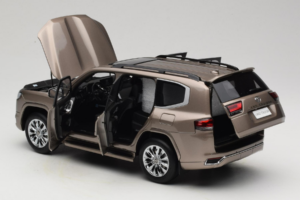 Toyota Land Cruiser LC300 ZX Kuldne LCD 1:18 LCD18013-ZX-GO Metall - pilt 5/8