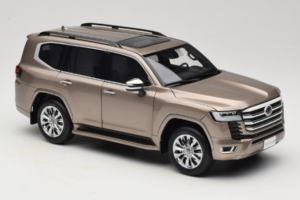 Toyota Land Cruiser LC300 ZX Kuldne LCD 1:18 LCD18013-ZX-GO Metall - pilt 6/8
