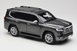 Toyota Land Cruiser LC300 ZX Hall LCD 1:18 LCD18013-ZX-GR Metall - pilt 6/8