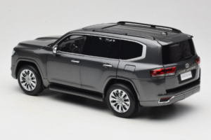 Toyota Land Cruiser LC300 ZX Hall LCD 1:18 LCD18013-ZX-GR Metall - pilt 7/8