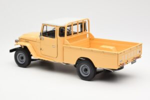 Toyota Land Cruiser Pickup Beež Kyosho 1:18 08958BE Metall - pilt 7/8