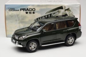 Toyota Land Cruiser Prado J150 Roheline Paudi Model 1:18 623132-GR Metall - pilt 8/8
