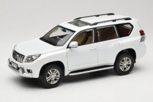 Toyota Land Cruiser Prado J150 Valge Paudi Model 1:18 623132-WH Metall
