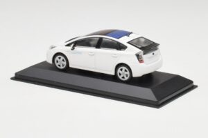Toyota Prius XW30 Super Valge Minichamps 1:43 PRIUS001 Metall - pilt 3/4