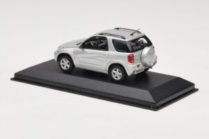 Toyota RAV4 XA20 Hõbedane Hele Sisemus Minichamps 1:43 31434205 Metall - pilt 3/4