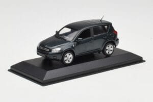 Toyota RAV4 XA20 Roheline Minichamps 1:43 TOYOTA008 Metall - pilt 2/4